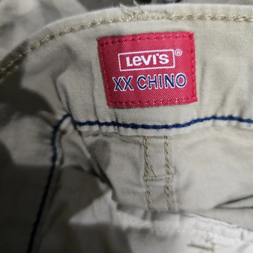 Levi's Men Chino Khaki Shorts W42